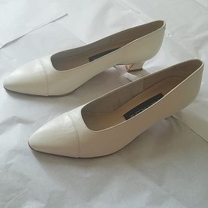 Evan Picone 2" Heels Leather 8.5 EUC